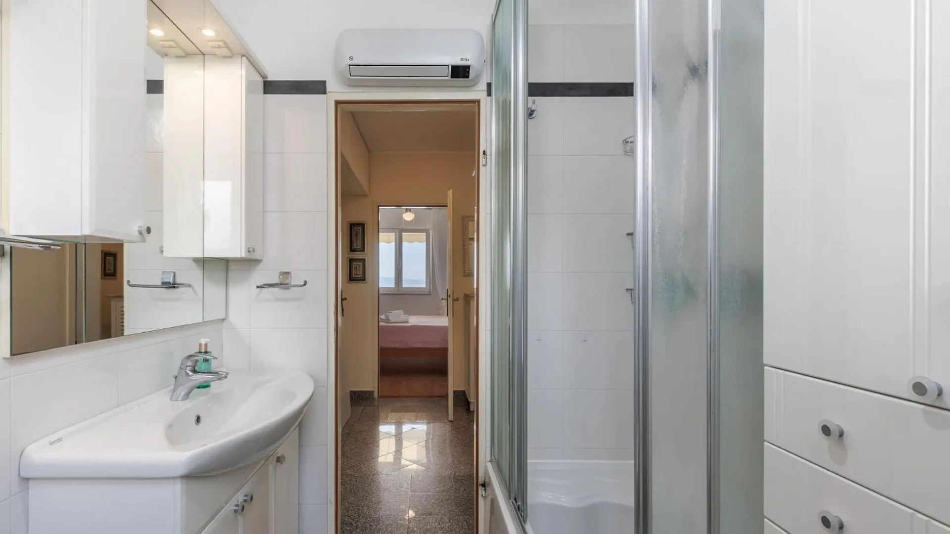 Seaview City Apartment Frida - Happy Rentals Rijeka